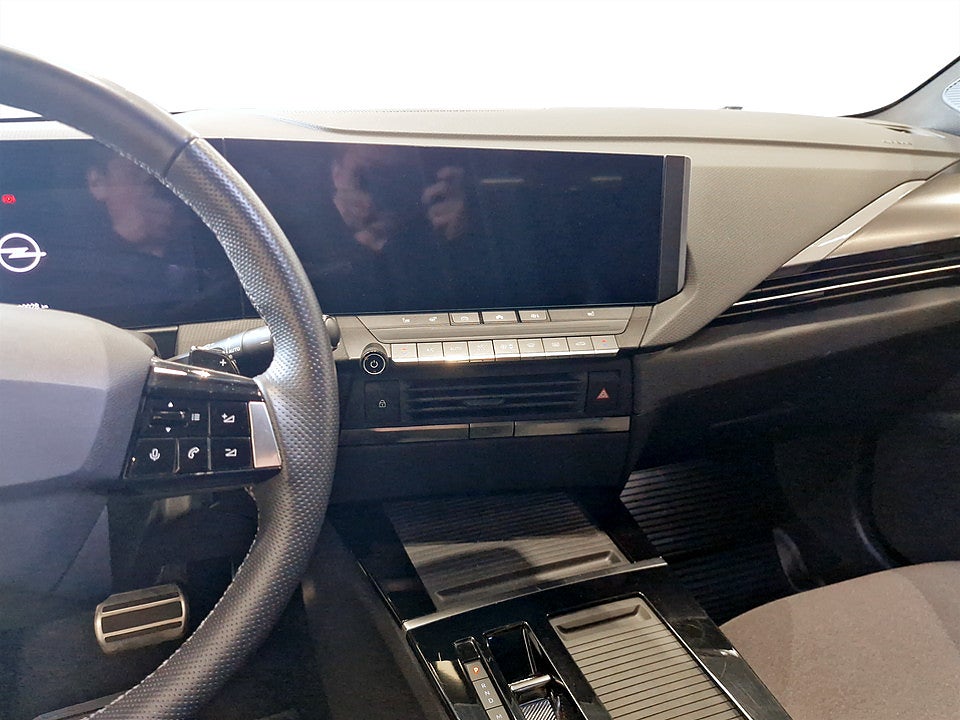 Bild på Opel Astra ST GS 1.2 PT 130hk Aut B-KAMERA CARPLAY 