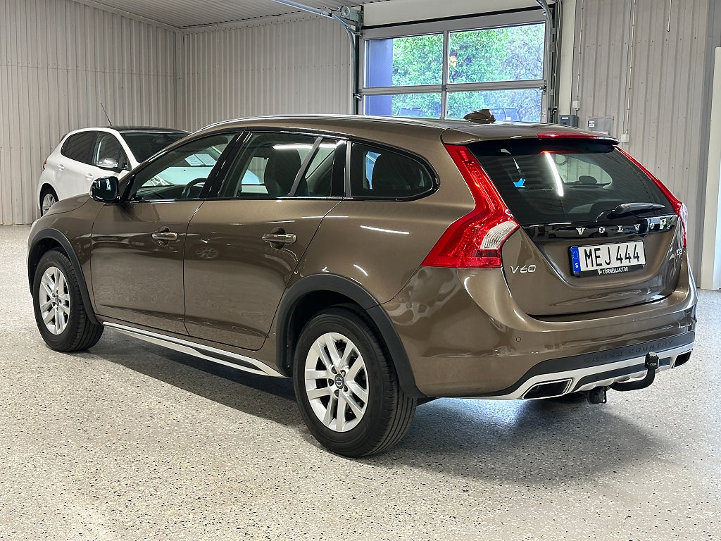 Volvo V60 Cross Country D3 Geartronic Momentum Euro 6 1 Ägare Kamrem N
