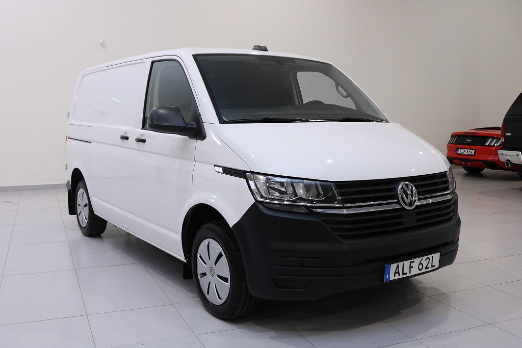 Volkswagen Transporter T30 2.0 TDI SCR / Värmare / Dragkrok / MOMS 