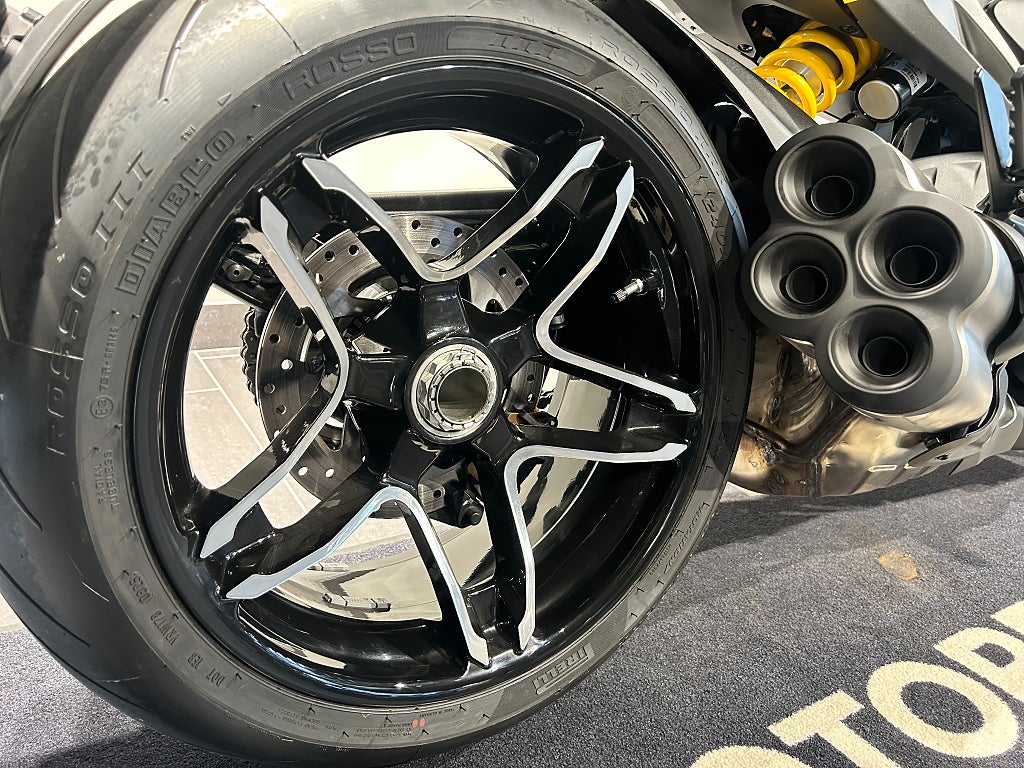 Ducati Xdiavel V4 /1mil/3,45%/Black Lava