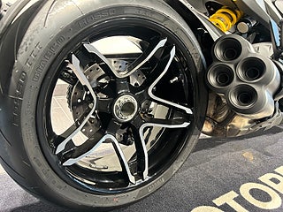 Ducati Xdiavel V4 /1mil/3,45%/Black Lava