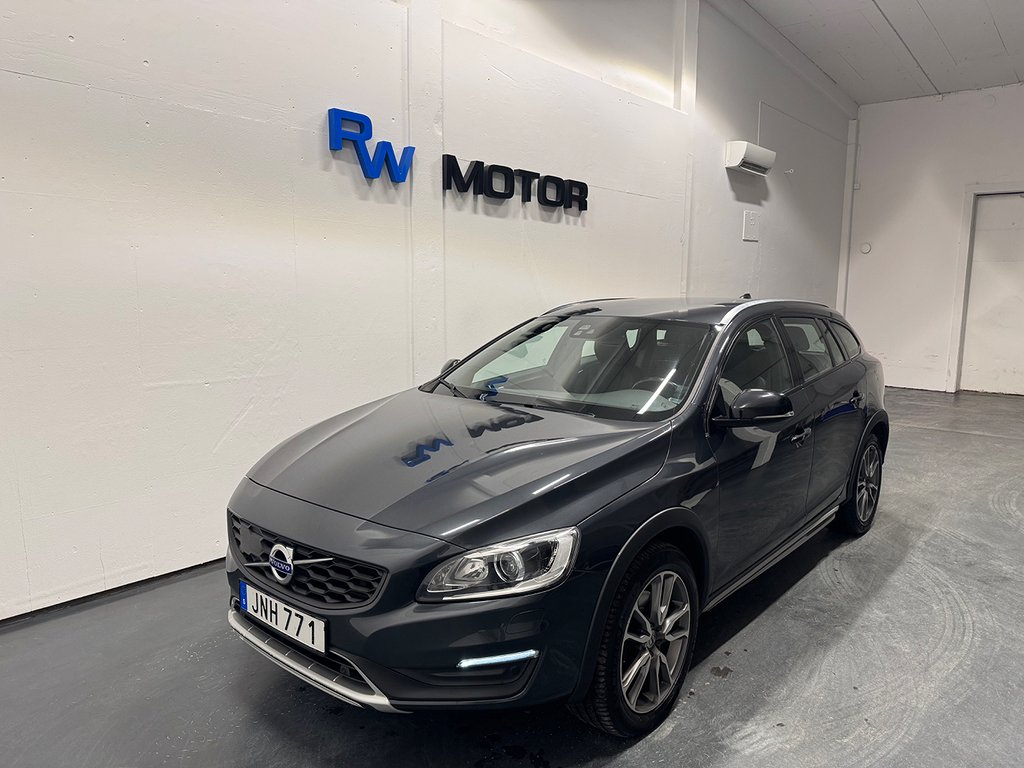 Volvo V60 Cross Country D4 190hk Summum VOC D-värm Navi Drag