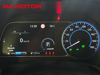 Halvkombi Nissan Leaf 18 av 26
