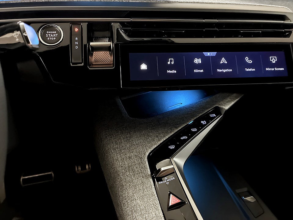 Bild på Peugeot E-3008  GT 85kWh 214hk Aut B-KAMERA CARPLAY