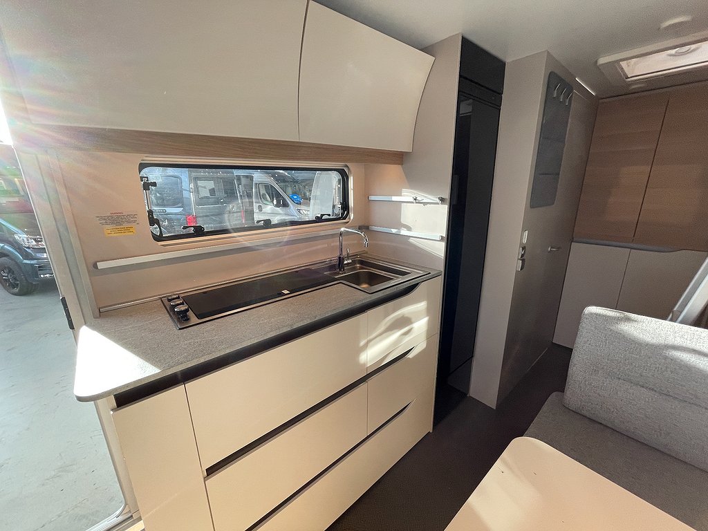 Adria Adora 573PT / Mover / AC / Barnkammare / Markis /  - Adria