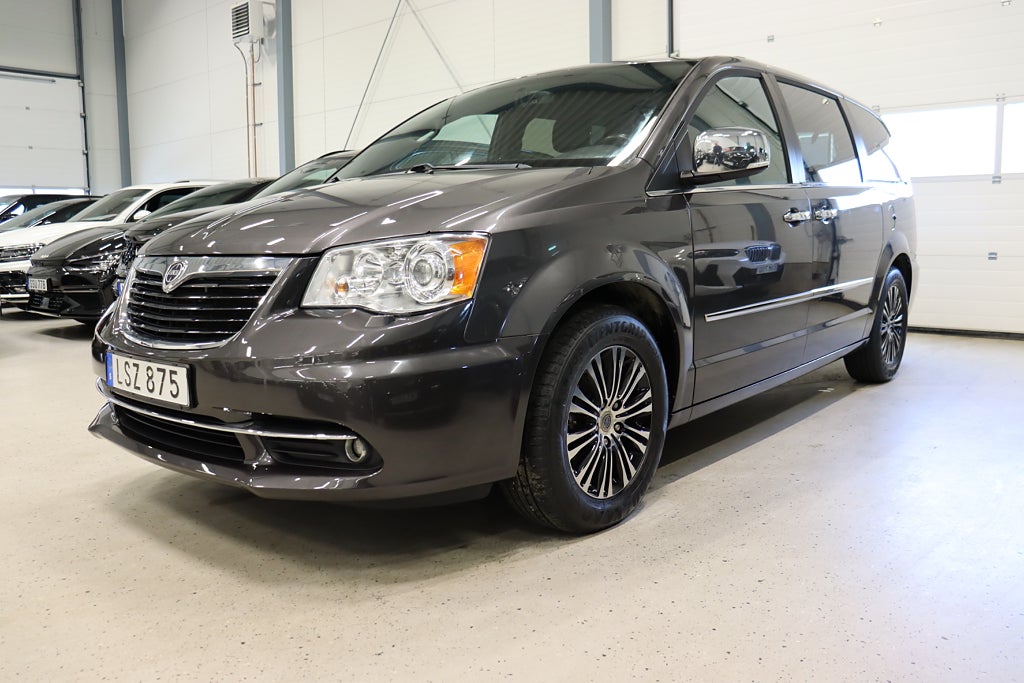 Lancia Voyager 2.8 LX 7-Sits Drag D-Värm Navi B-Kamera 1-Ägare 178hk