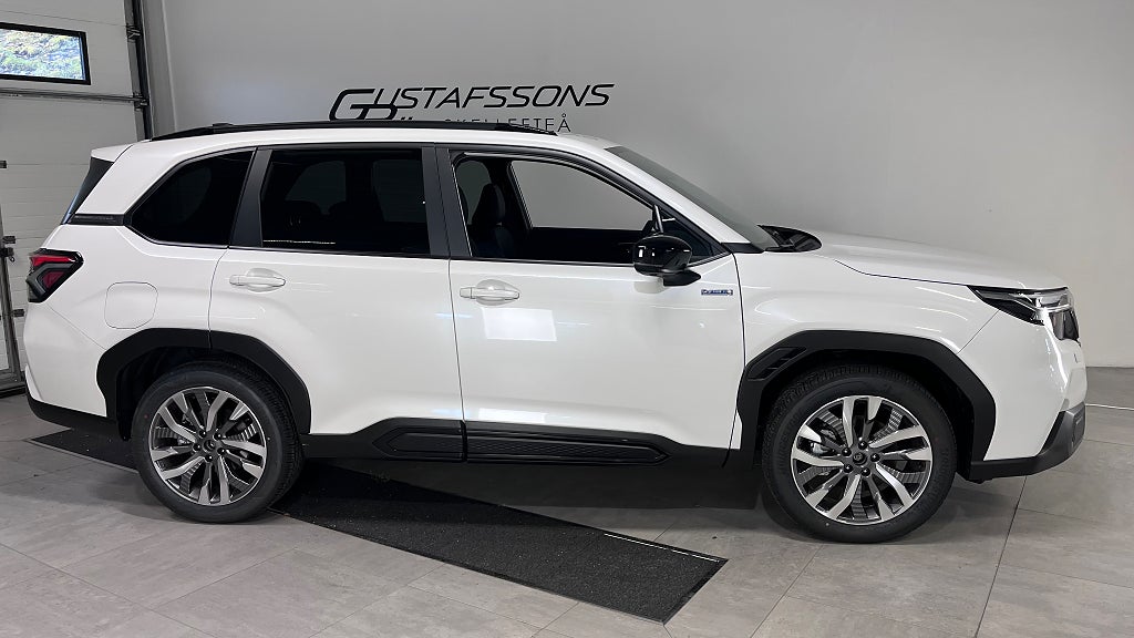 Subaru Forester e-Boxer Limited | Vinterhjul & Dragkrok