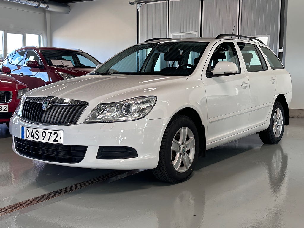 Skoda Octavia Kombi 1.6 TDI 4x4 Ambiente / Drag / Motorvärmare