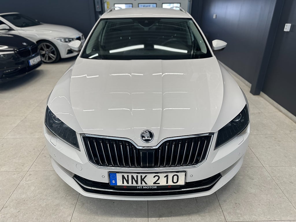 Skoda Superb Kombi 2.0 TDI 4x4 Business L&K/B-Kamera/Fjärr-Värm/Drag