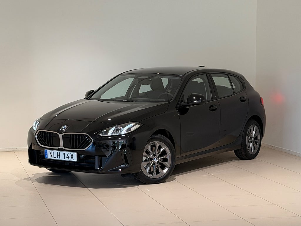 BMW 120 Navi, Backkamera, Rattvärme - Privatleasingkampanj