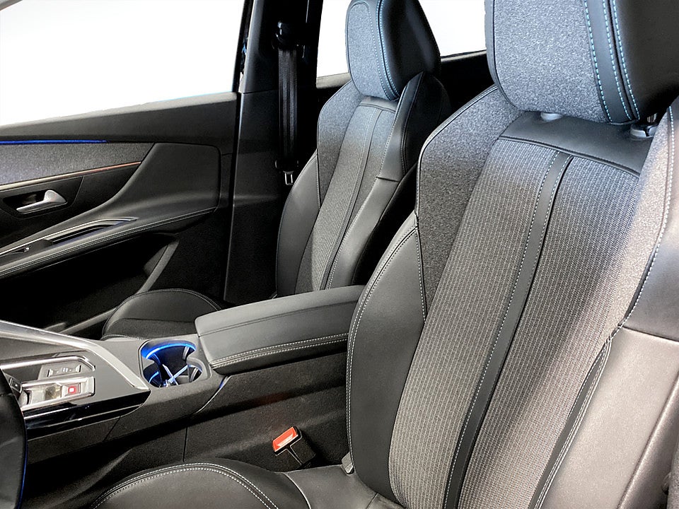 Bild på Peugeot 3008 Allure Pack 1.2 PT 130hk Aut DRAG B-KAMERA CARPLAY