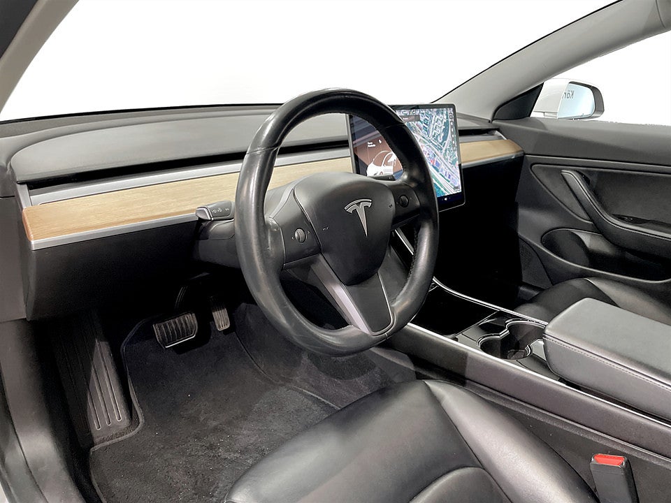Bild på Tesla Model 3 Long Range 440hk Aut AWD PANO PREMIUM INTERIÖR