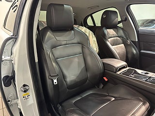 Jaguar XF 3.0 V6 AWD Taklucka Kamera GPS Meridian S/V-hjul