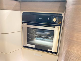 Husbil-halvintegrerad Adria Matrix Supreme 670 SL 17 av 31