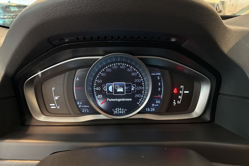 Volvo XC70 D4 AWD Automat Momentum Vämare Drag K-rem Bytt 1 ägare miniatyr 6