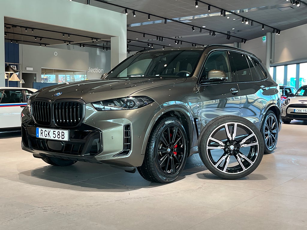 BMW X5 xDrive50e M Sport Pro//Pano//Travelpaket//Adapt. fart