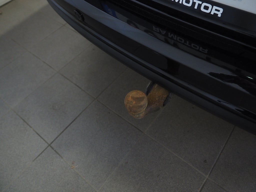 Volkswagen Tiguan 2.0 TDI 4Motion R-Line Pluspaket Pano Skinn Drag D-Värm