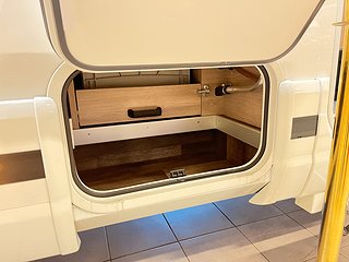 Husbil-integrerad Kabe TMI 910 Imperial GB 10 av 34