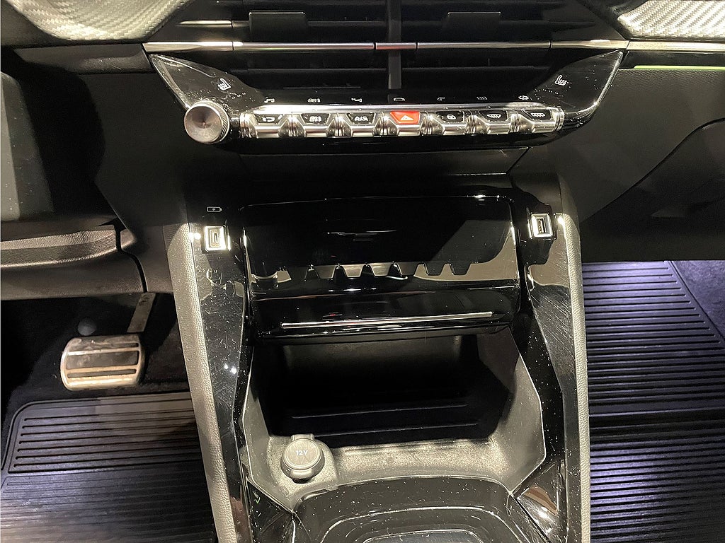 Bild på Peugeot 2008 GT 1.2 PT 130hk Aut - BACKKAMERA, NAVIGATION