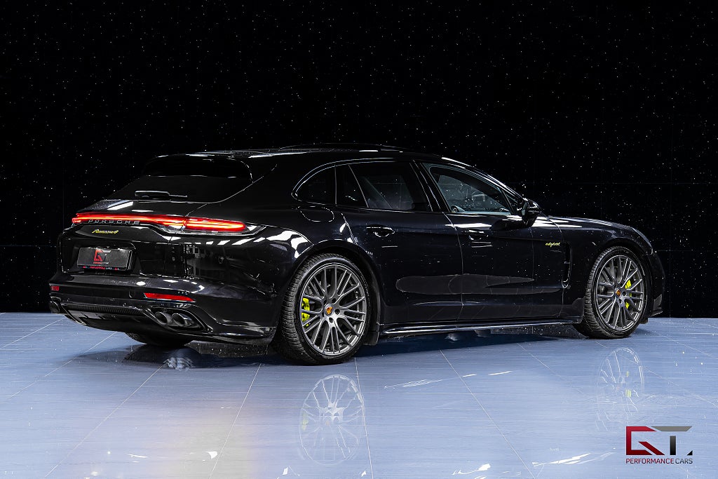 Porsche Panamera 4 E-Hyb ST PLATINUM MOMS 21" Pano 18vägs BOSE SoftClose