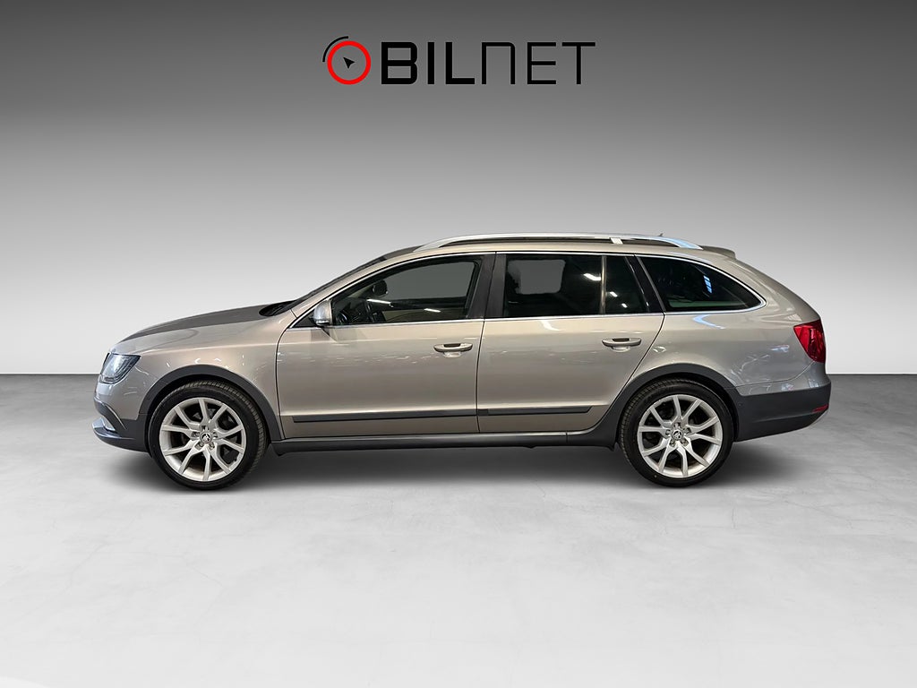 Skoda Superb Kombi 2.0 TDI 4x4 Alldrive *3,99%* Pano Drag Värmare