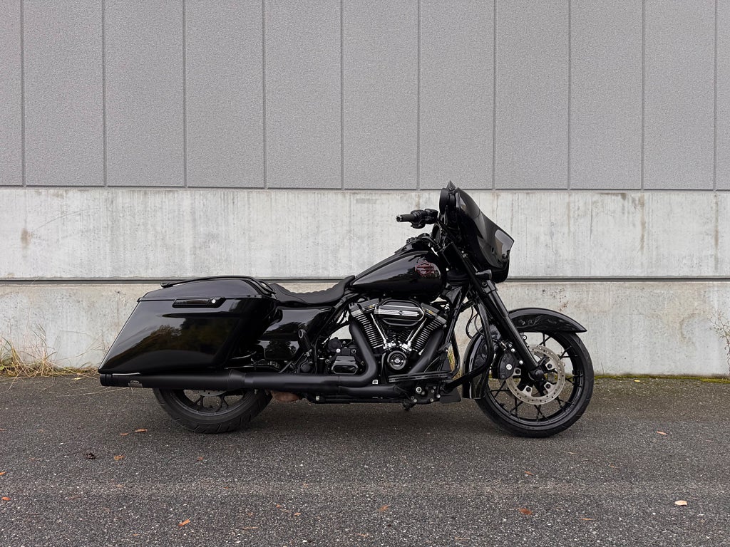 Harley-Davidson Street Glide Special M8 114 FLHXS Custom Öhlins