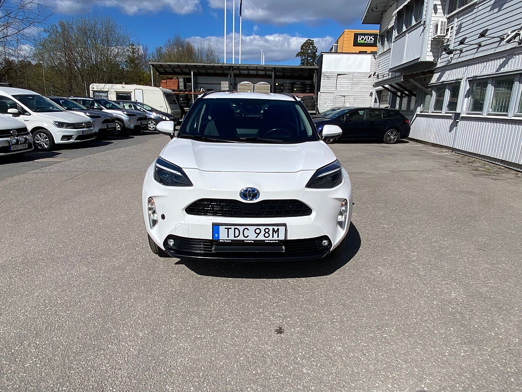 Toyota Yaris Cross HYBRID AWD-I E-CVT ACTIVE AUT B-KAM CARPLAY V-HJUL MOMS
