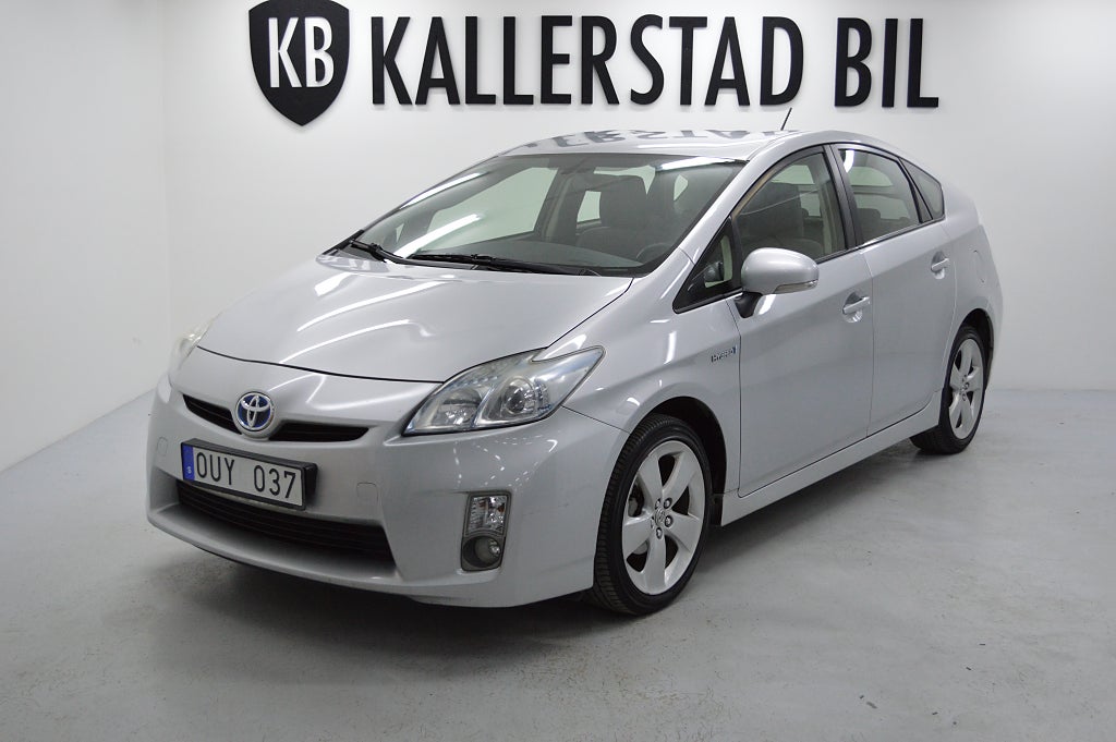 Toyota Prius Hybrid CVT 1,8 136hk 2 Brukare HUD Keyless
