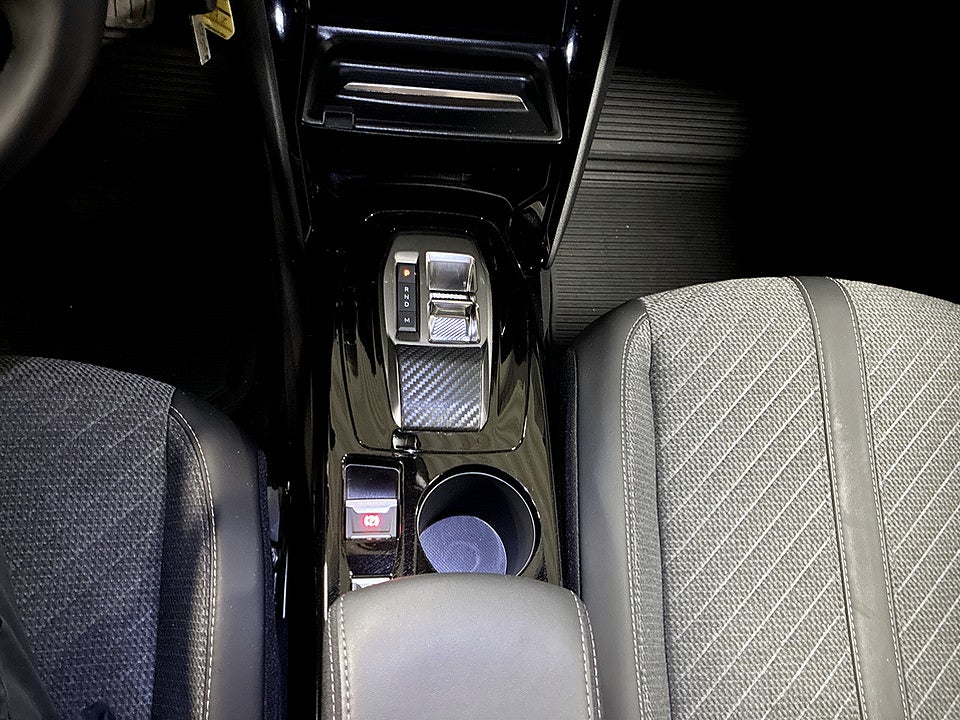 Bild på Peugeot 2008 Allure 1.2 PT 130hk Aut B-KAMERA CARPLAY