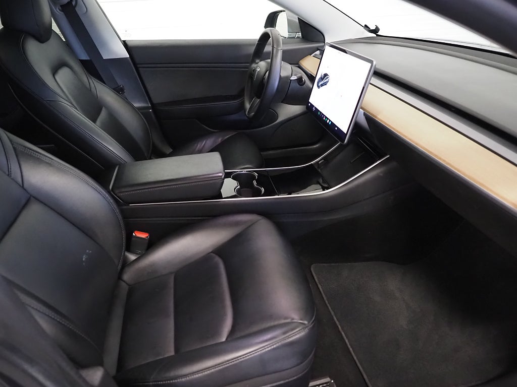 Tesla Model 3 Standard Range Plus Dragkrok Pano Kamera Navi Läder 2019