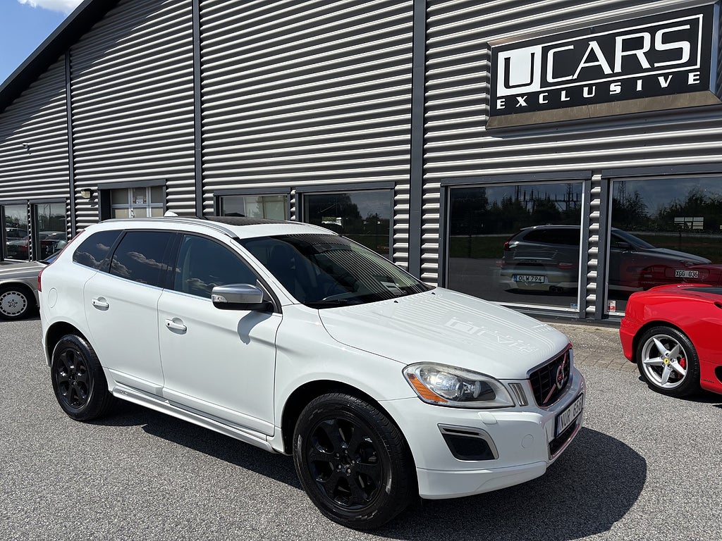 Volvo XC60 D4 R-Design / Navi / Panorama / Drag