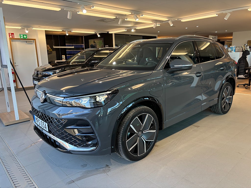 Volkswagen Tiguan eHybrid R-Line-Edition OMG LEV 3995kr/mån *HELGKAMPANJ*