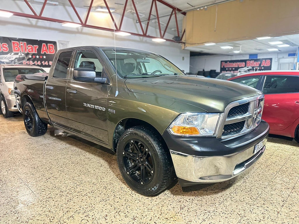 RAM 1500 Quad Cab 5.7 V8 HEMI 4x4 1500   395hk, 6 växlar