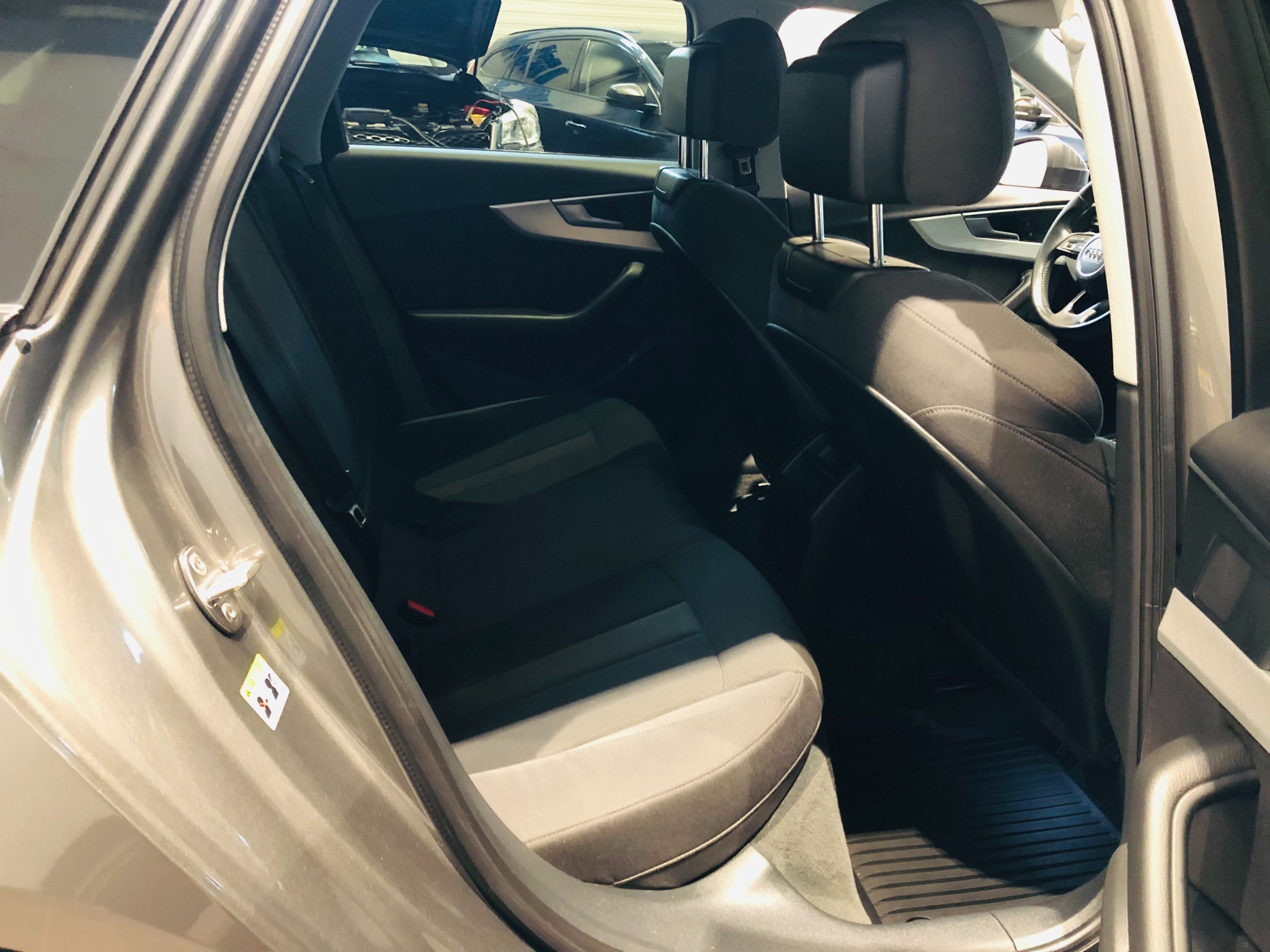 Audi A4 2020, bild 6/33