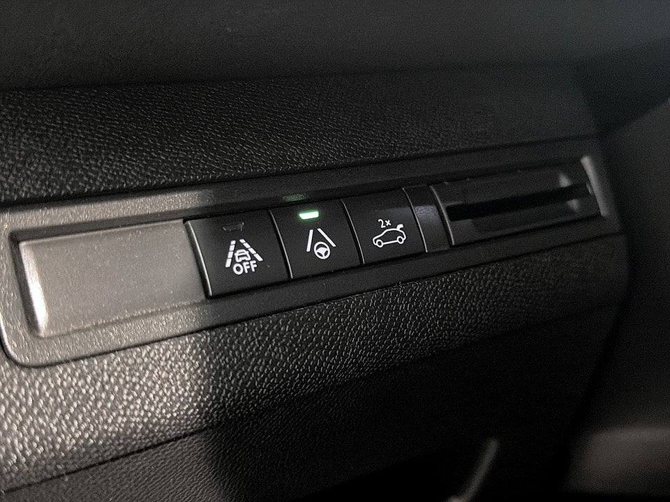 Bild på Peugeot 5008 GT 1.2 PT 130hk Aut 7-SITS B-KAMERA CARPLAY
