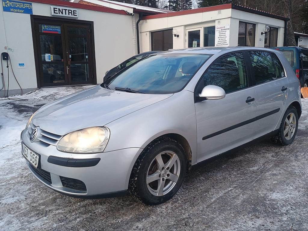 Volkswagen Golf 5-dörrar 1.6 Trendline / Ny Kamrem Flytt Rea