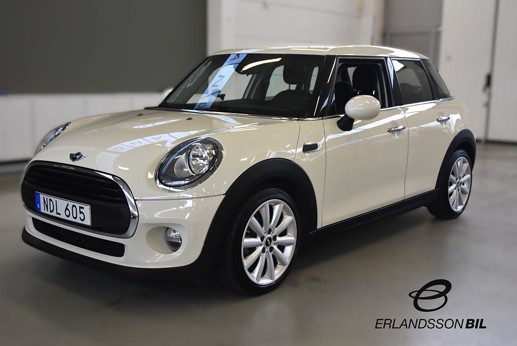 MINI One 5-dörrars Pepper Euro 6 P-SENSORER BACKKAMERA