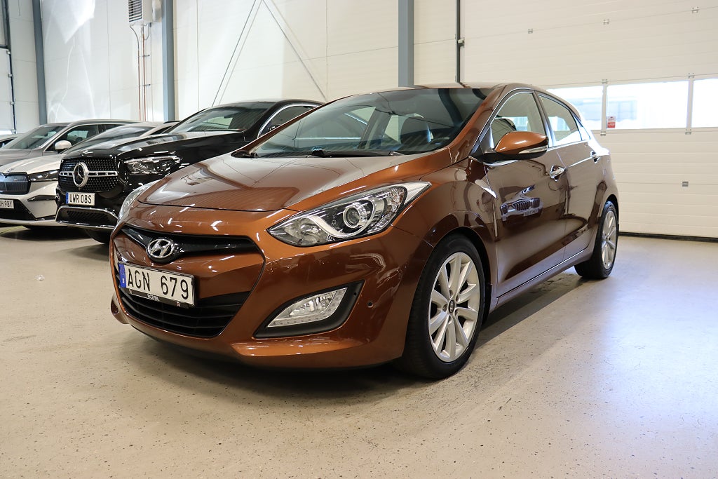 Hyundai i30 1.6 CRDi B-Kamera Keyless M-Värm Läder 110hk