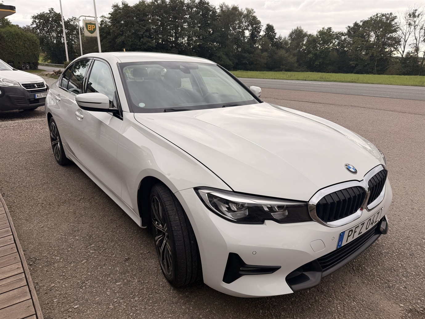 BMW 330 2021, bild 5/10