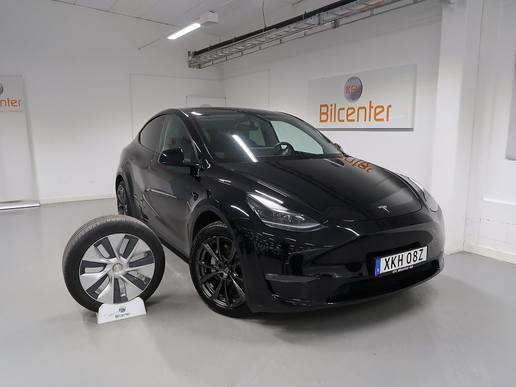 Tesla Model Y *KFL 10 år 2,99%* Long Range AWD V-Däck ingår Skinn-Drag-Pano-Ka