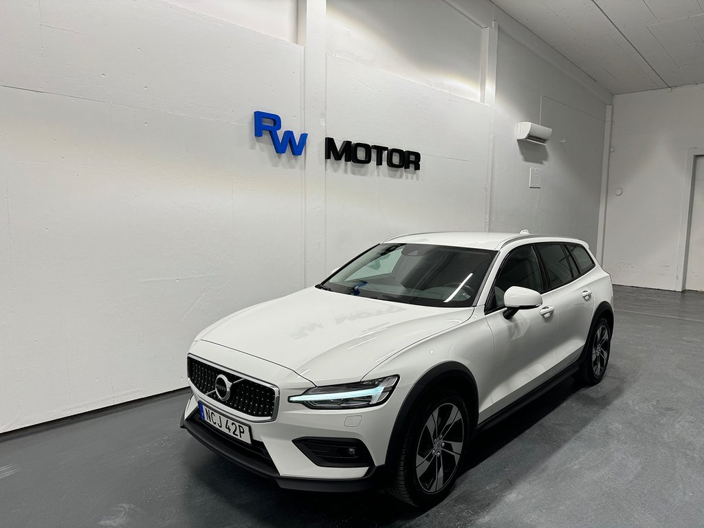 Volvo V60 Cross Country D4 AWD 190hk Momentum VOC Drag B-kam