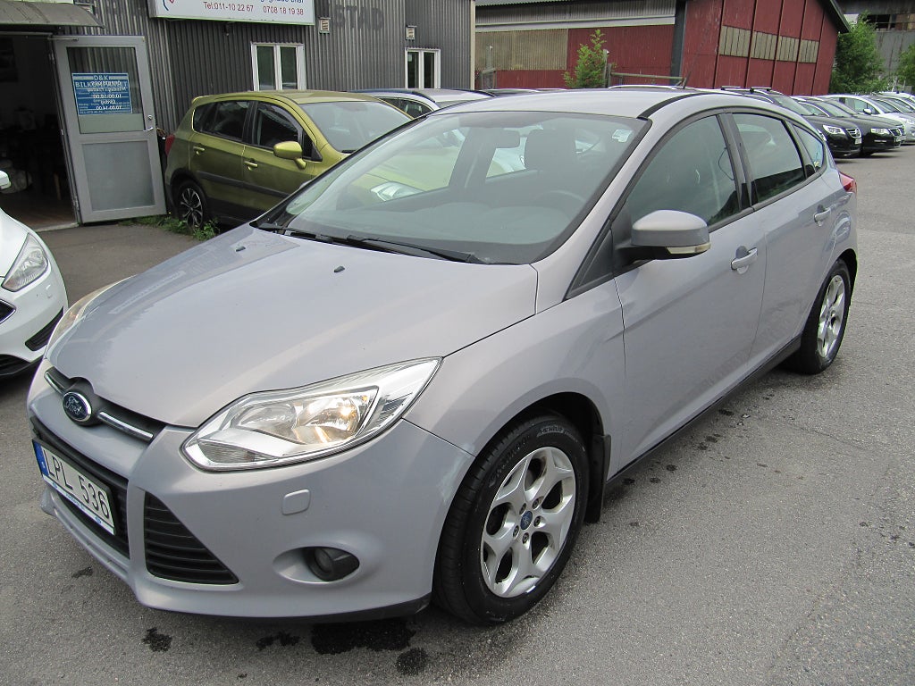 Ford Focus 1.6 Ti-VCT 5 DÖRR/AC/Ny besiktad/SoVhjul/Årsskatt 910kr