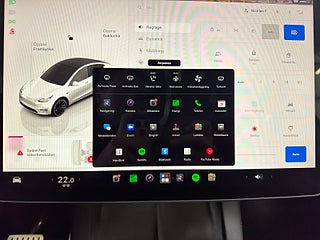 Tesla Model Y Performance Performance S&V-Hjul/Drag/Värmepump/Pano – bild 18