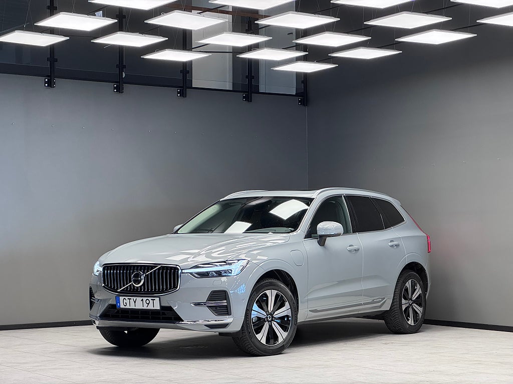 Volvo XC60 Recharge T6 AWD / 360 kamera / Drag / Pano / Navi 