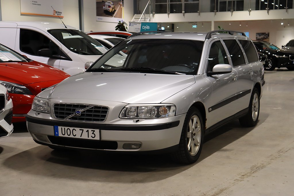 Volvo V70 2.5T 210HK Business Automat Besiktigad/Drag