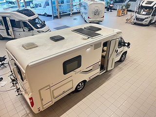 Husbil-halvintegrerad Adria CORAL S 670 SLT 6 av 28
