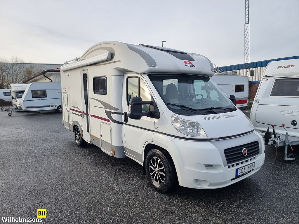 Adria MATRIX M 650SK ***5700MIL**VÅNINGSSÄNGAR/VINTERANPASSAD