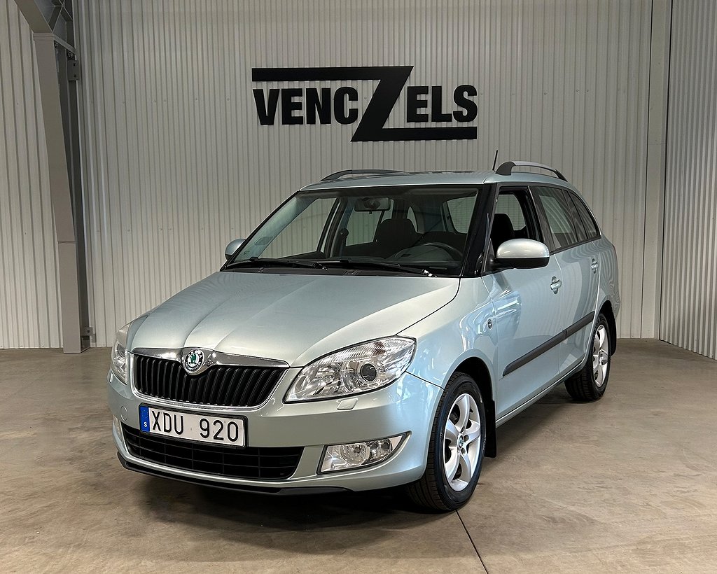 Skoda Fabia Kombi 1.2 TSI Elegance Farthållare Låg skatt