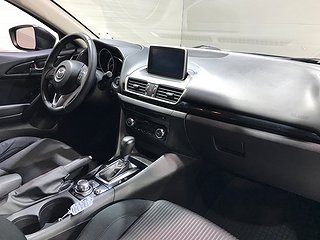Halvkombi Mazda 3 8 av 20