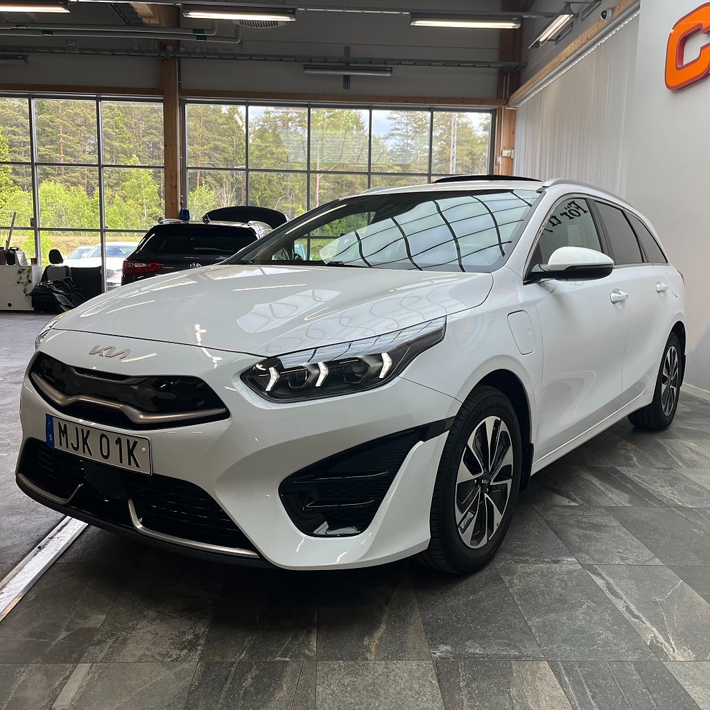 Kia Ceed 4,99% SW Plug-in Hybrid Advance Carplay Bkamera Rattvär